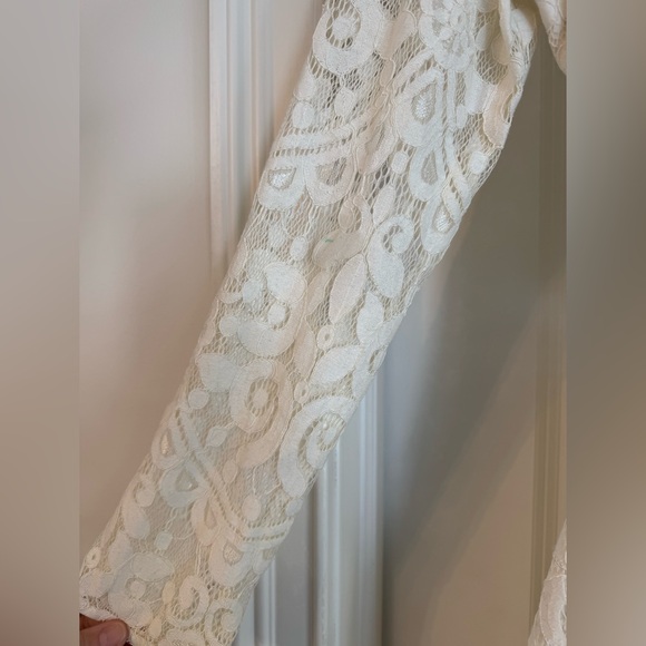 TWO SISTERS THE LABEL Off White Lace Open Back Long Sleeved Dress Sz 8 - Picture 6 of 8